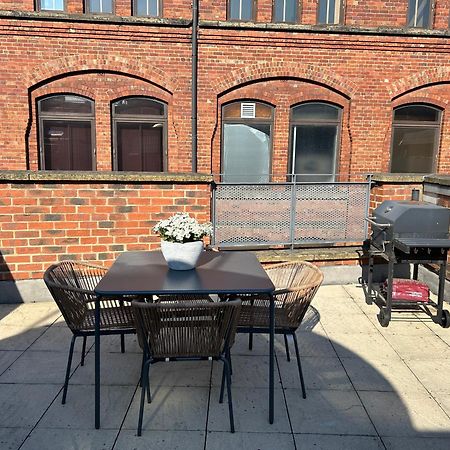 Central Leeds Townhouse With Private Roof Garden Sleeps 4 外观 照片