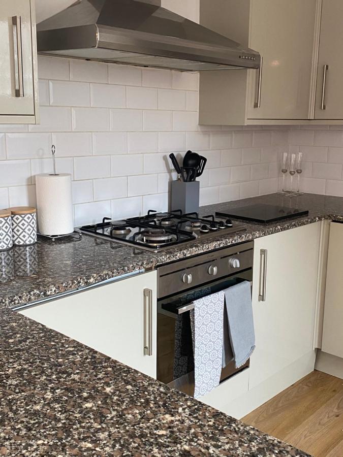 Central Leeds Townhouse With Private Roof Garden Sleeps 4 外观 照片
