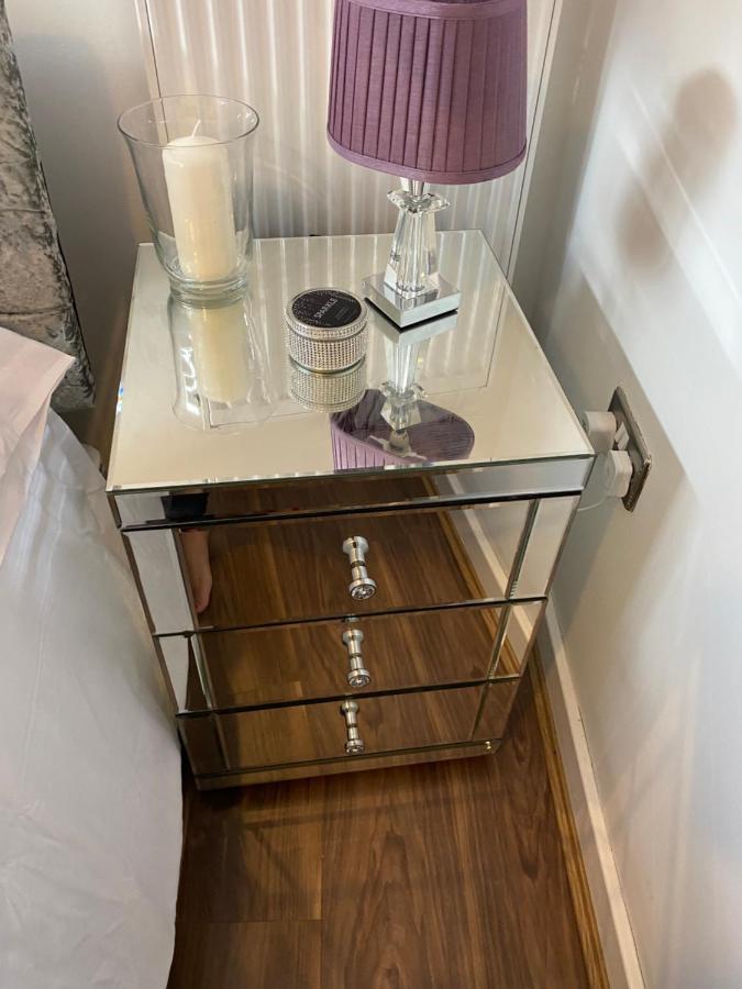 Central Leeds Townhouse With Private Roof Garden Sleeps 4 外观 照片