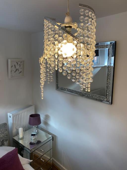 Central Leeds Townhouse With Private Roof Garden Sleeps 4 外观 照片