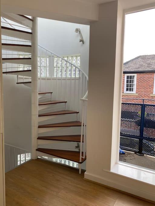Central Leeds Townhouse With Private Roof Garden Sleeps 4 外观 照片