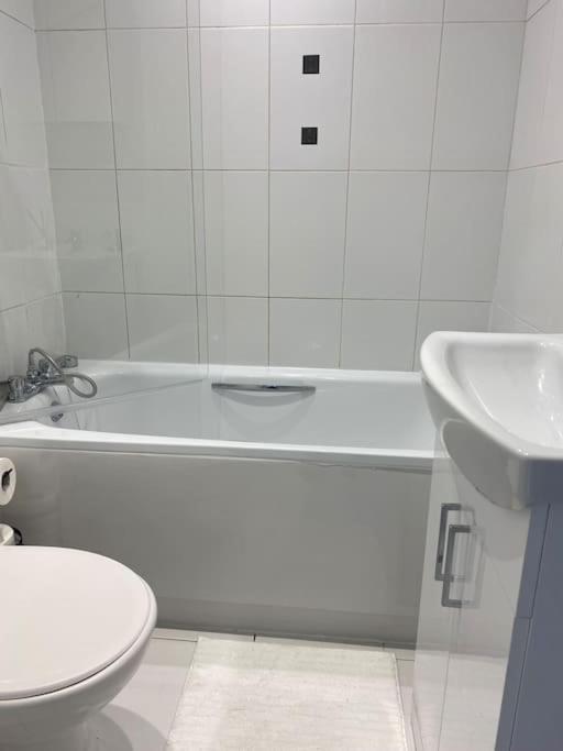 Central Leeds Townhouse With Private Roof Garden Sleeps 4 外观 照片