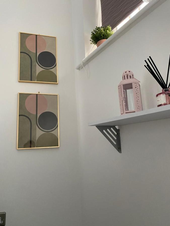 Central Leeds Townhouse With Private Roof Garden Sleeps 4 外观 照片